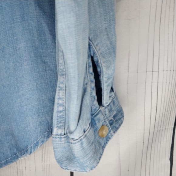 Thread And Supply Chambray Light Blue Denim Button-Up Shirt NWT - Picture 15 of 16
